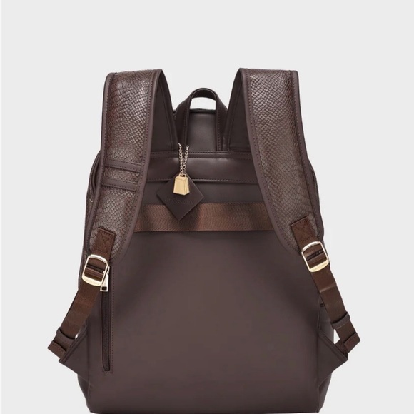 NWT TOTE& CARRY SIGNATURE TRAVELER BACKPACK IN CHOCOLATE - Picture 2 of 15